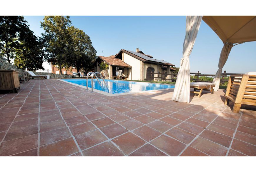 30x30 cm quadratische Terracotta-Fliese
