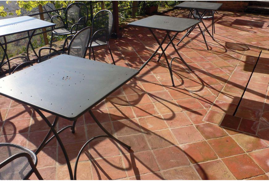 30x30 cm quadratische Terracotta-Fliese