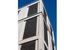 Croma 33